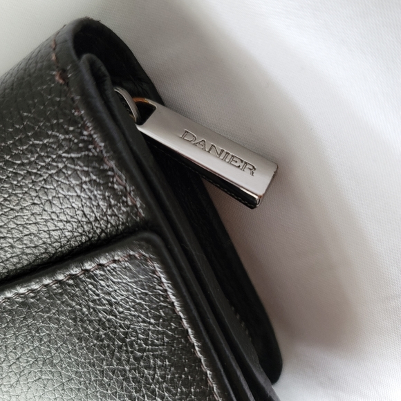 Danier Genuine Leather Wallet (Dark Brown) - Picture 9 of 12
